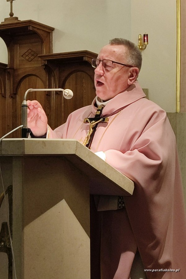 11 Niedziela - msza poranna.jpg